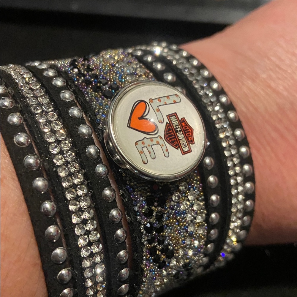 HD Snap Bling Bracelet - Picture 1 of 4